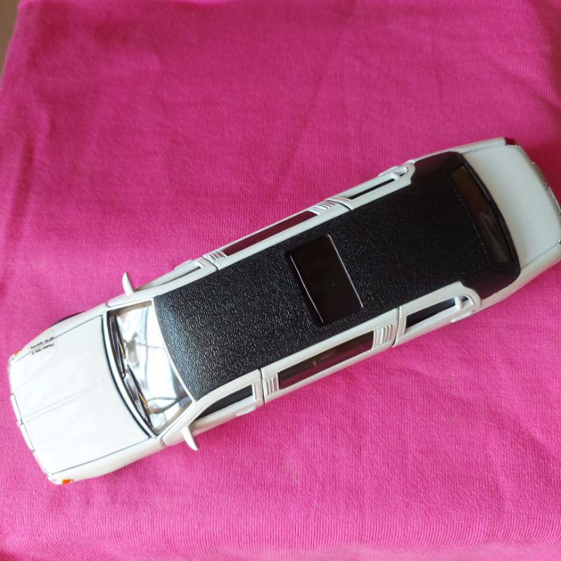 Lincoln Town car 1999 stretch Limousine