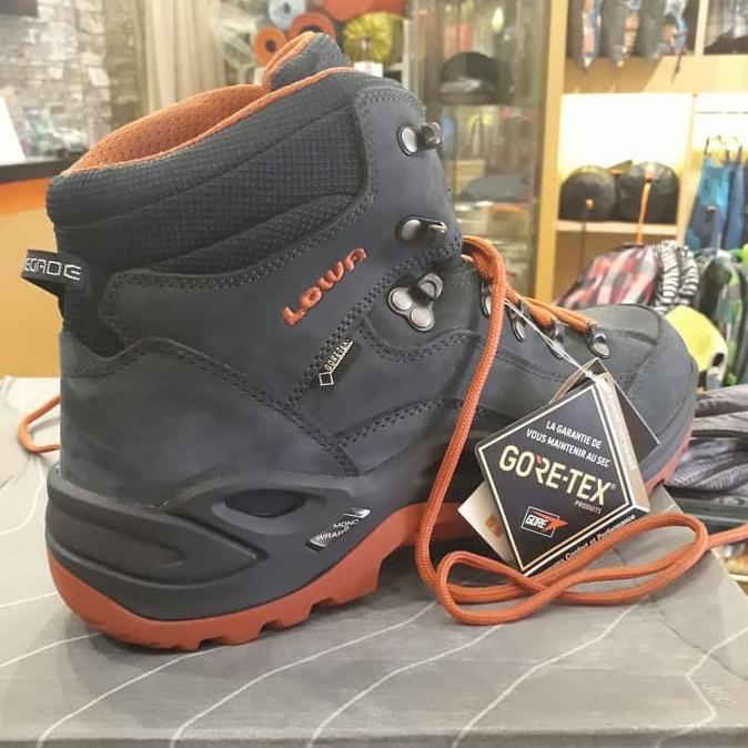 lowa gore tex walking boots