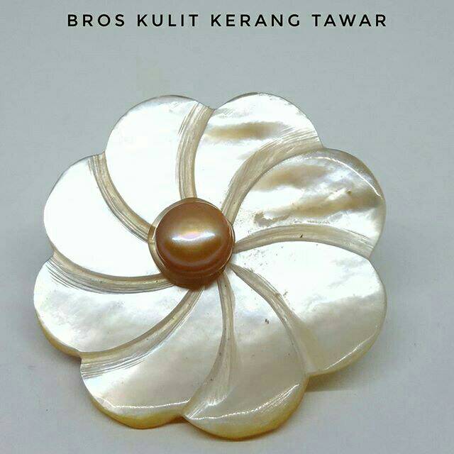 Bros Kulit Kerang Mutiara Air Tawar Asli Lombok