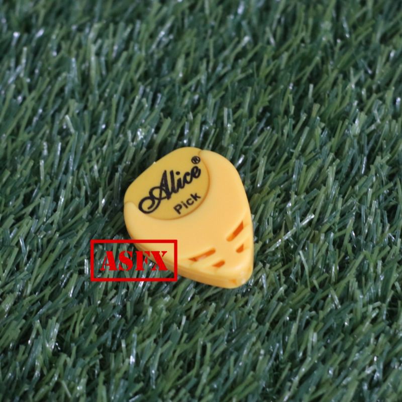 Pick Holder Bonus 1 Pick Gitar