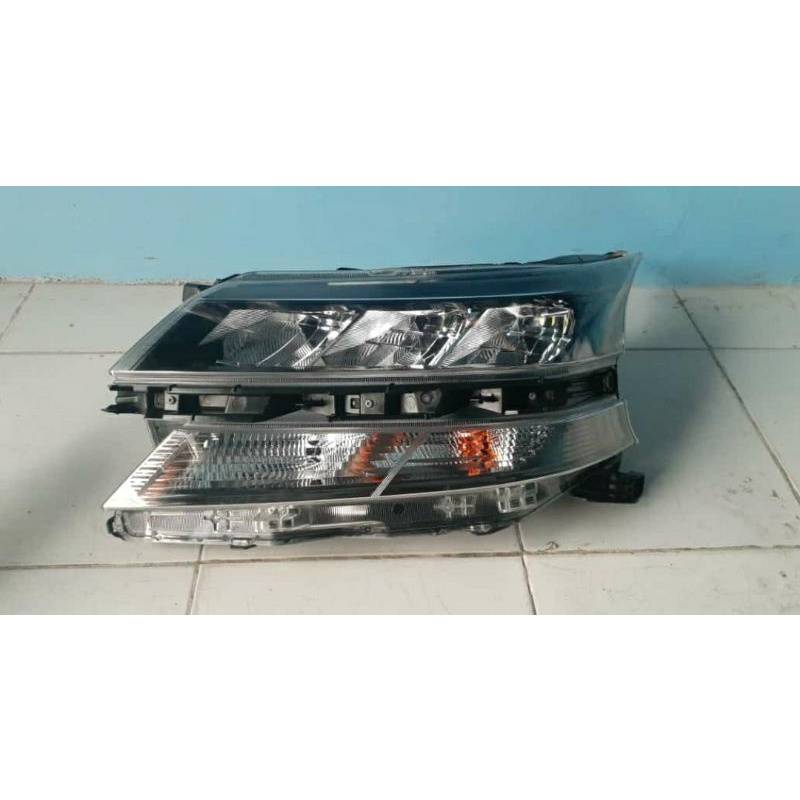 Headlamp Toyota avanza 2020 kiri