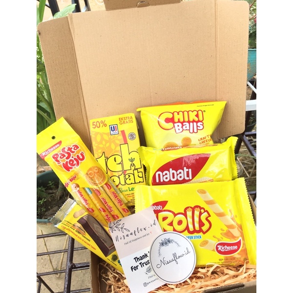 

Paket Snack box Yellow