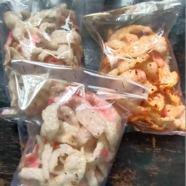 

Cemilak enak usek pedas gurih aain manis & original