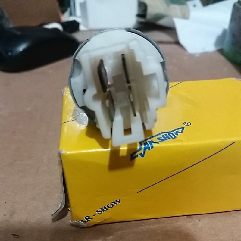 Relay Lampu Bulat F70 taft Corona New 4 pin lurus Universal