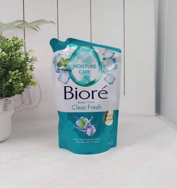 Biore Clear Fresh Body Wash 450 ml