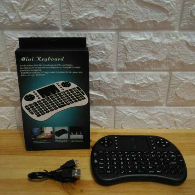 Mini Keyboard Wireless 2.4GHz dengan Touch Pad &amp; Fungsi Mouse i8