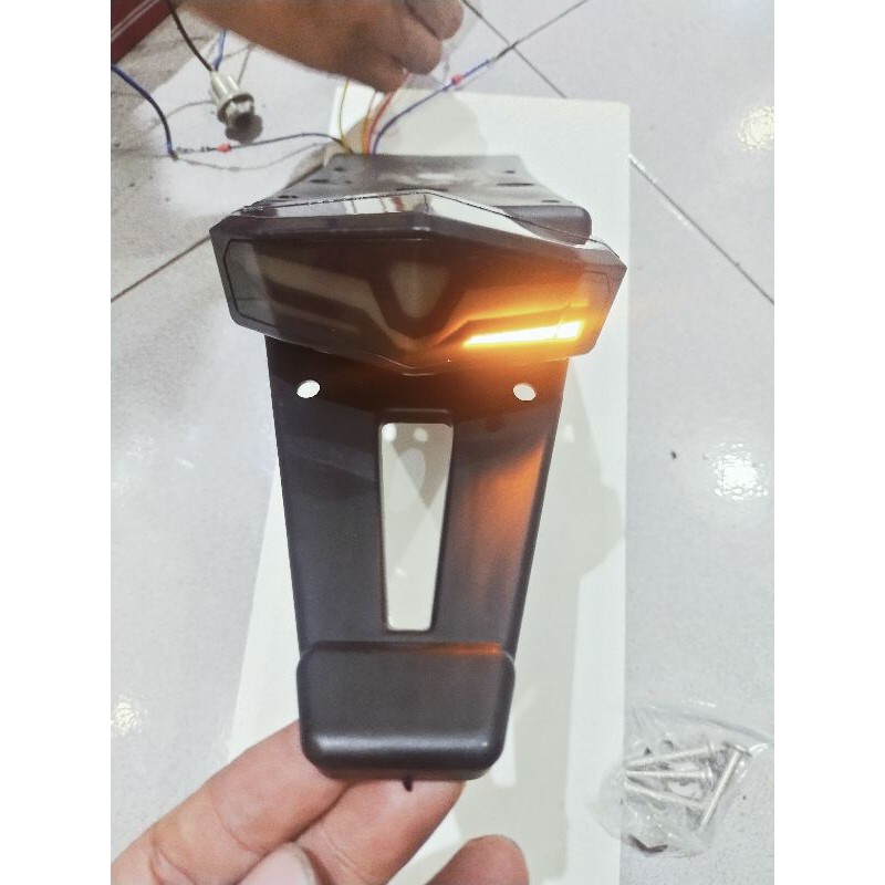 SPAKBOR SLEBOR BELAKANG LED T5207