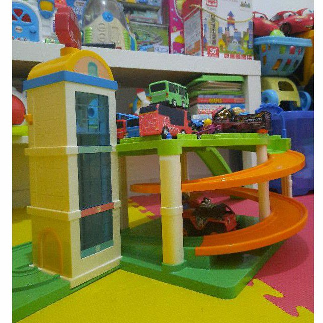 Preloved Tayo Round and Round Parking Garage Original Iconix Korea Mainan Garasi Parkir Mobil Anak