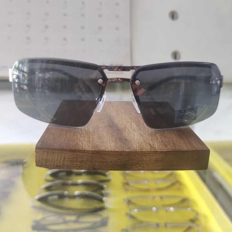 kacamata hitam model sport bisa untuk pria atau wanita RB space