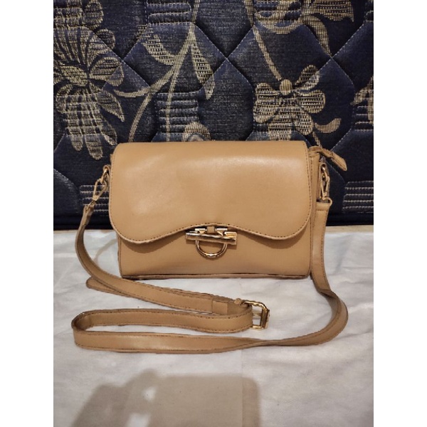 preloved tas slingbag wanita elizabeth