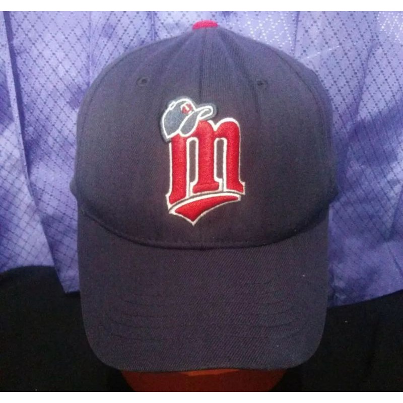 Sepaket topi MLB warna navy dan Ace H&C second