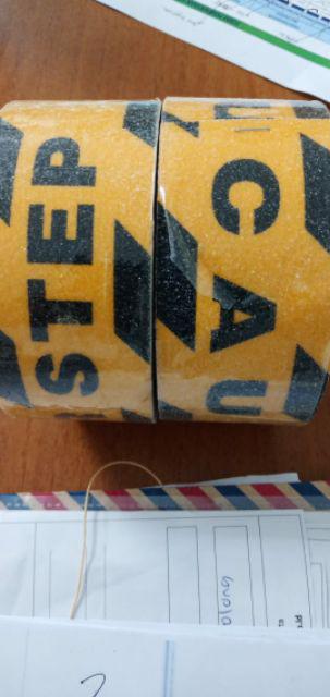 Safety Walk Tape Anti Slip Lantai Tangga / Anti Licin - Kuning Hitam Caution Watch Your Step