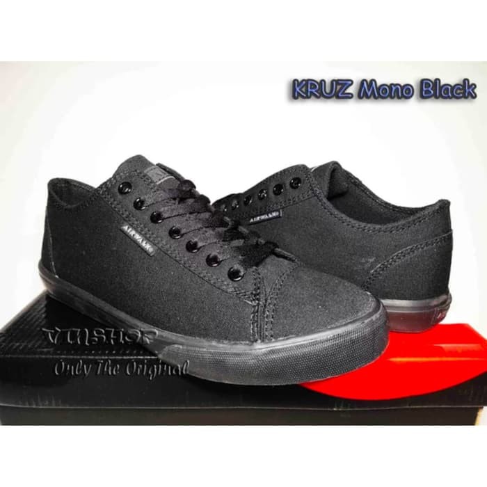 Sepatu  AIRWALK  KRUZ Mono Black Unisex AIW18CM0205M 