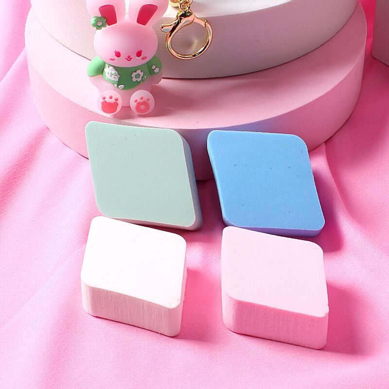 【 READY STOCK 】 Foundation Powder Puff Sponge Rhombus Shaped Wet And Dry 4 pcs/1Set