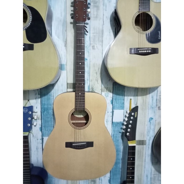 gitar Yamaha original F400 kondisi bening seri terbaru