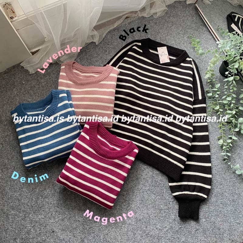 SWEATER RAJUT OVERSIZE CROP MOTIF GARIS JOLY