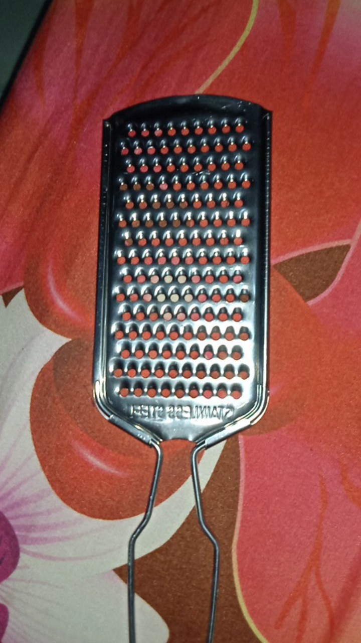 Parutan Keju Bahan Stainless Praktis Serbaguna