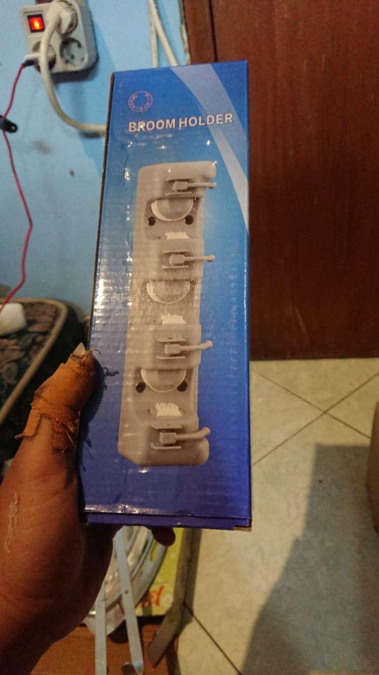 Gantungan Sapu Alat Pel Dengan Hook 3 Slot Magic Hanging Mop Holder Im39