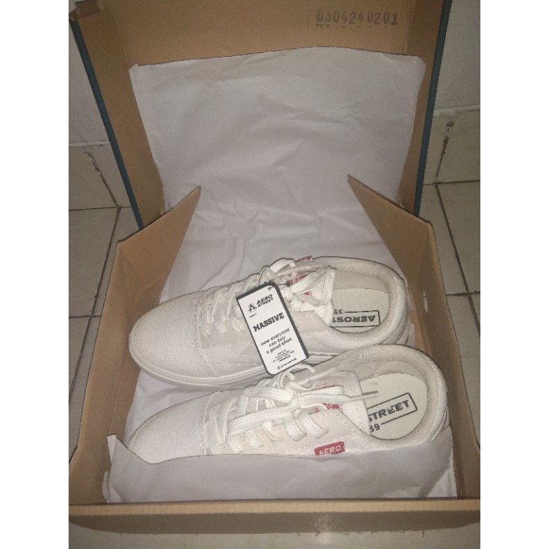 [NEW]AEROSTREET MASSIVE LOW WHITE