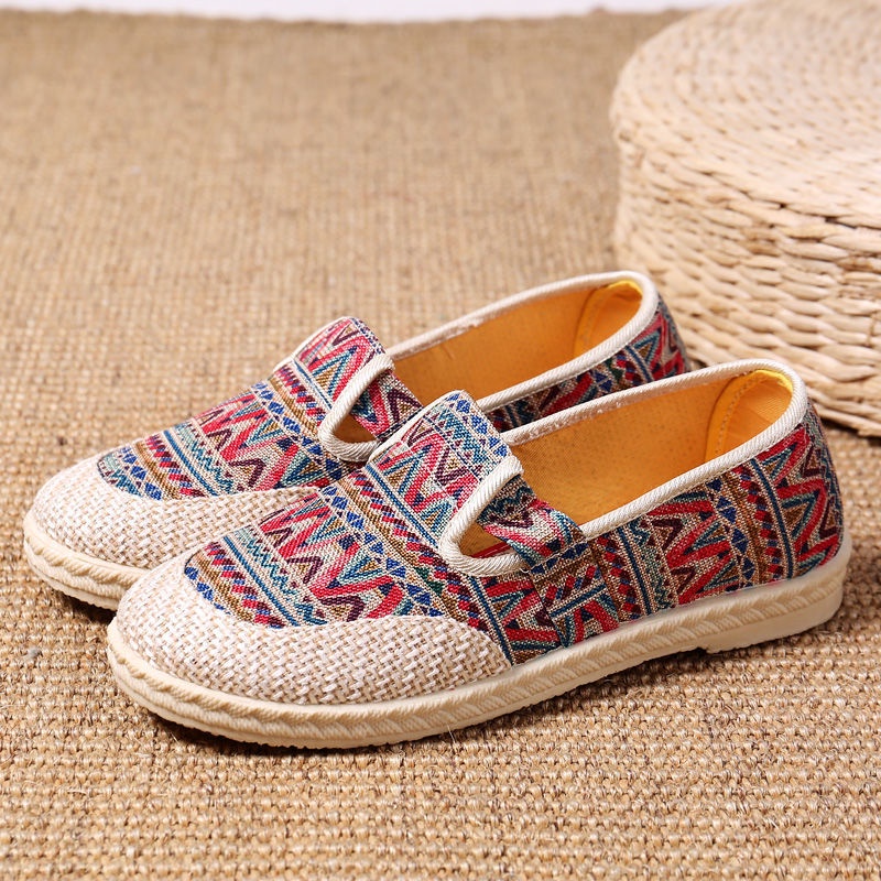 Sepatu wanita slip-on, Mules &amp; mary janes YANMA sepatu batik model slip on terbaru