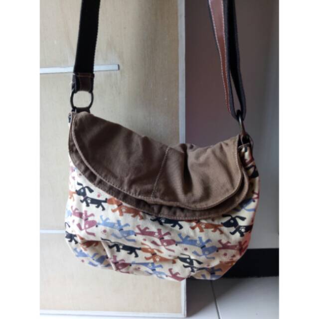 Calliope Tas Selempang