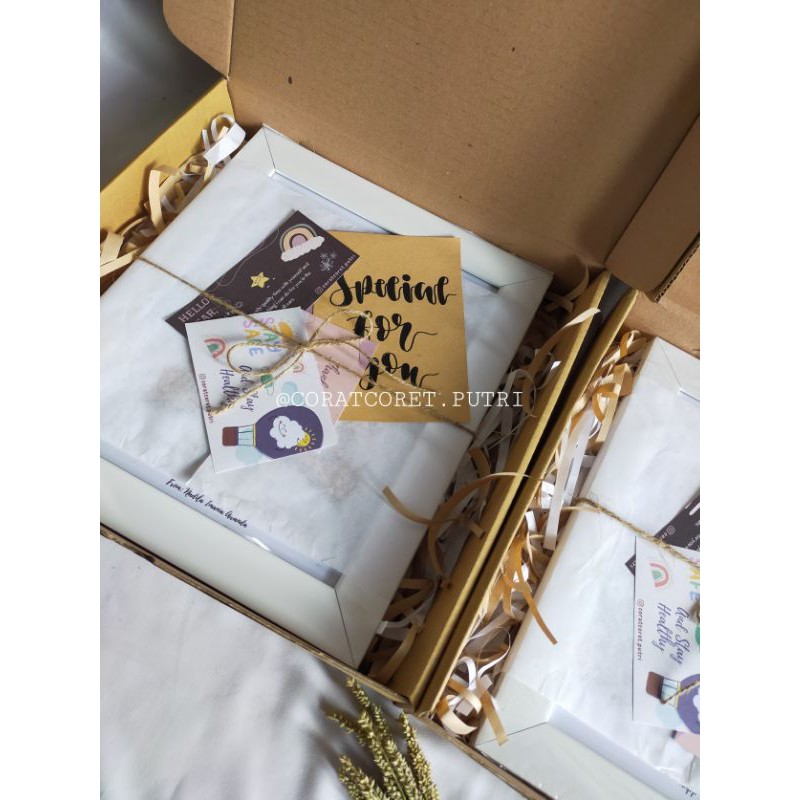 

Kado Wisuda Ultah Wedding Anniv DLL + Packaging Box Aesthetic