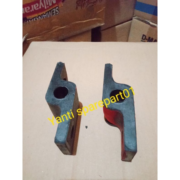 karet gantungan knalpot colt T120 lama harga satu set kanan kiri