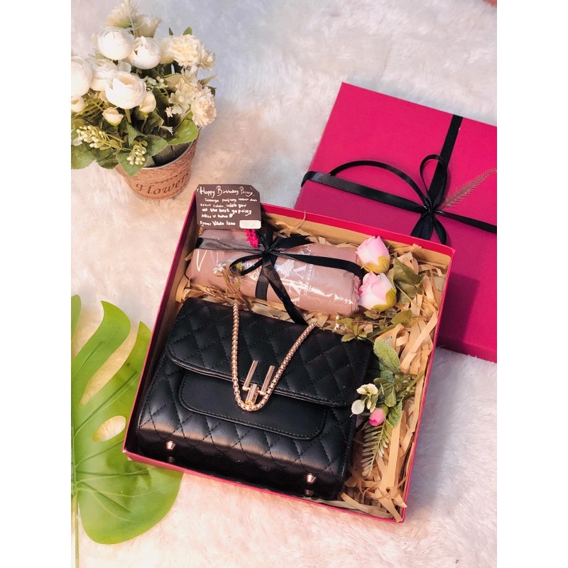 

hadiah valentine | hadiah anniversary | hadiah tas | giftbox spesial | hampers