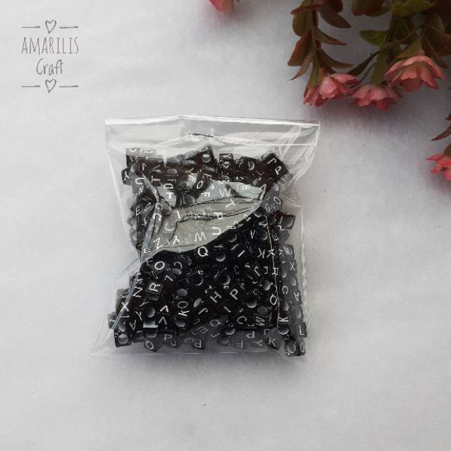 50gr GRADE A - Manik Kotak Hitam Huruf Putih