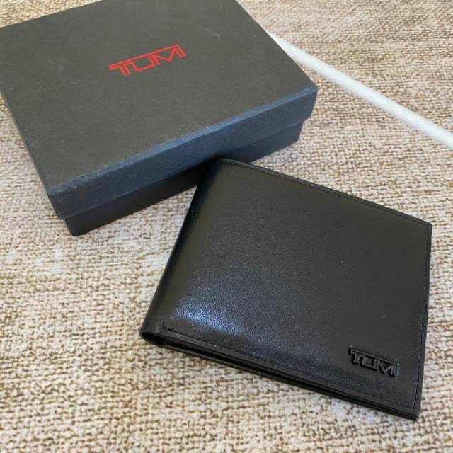 Dompet Kulit HitamTumi