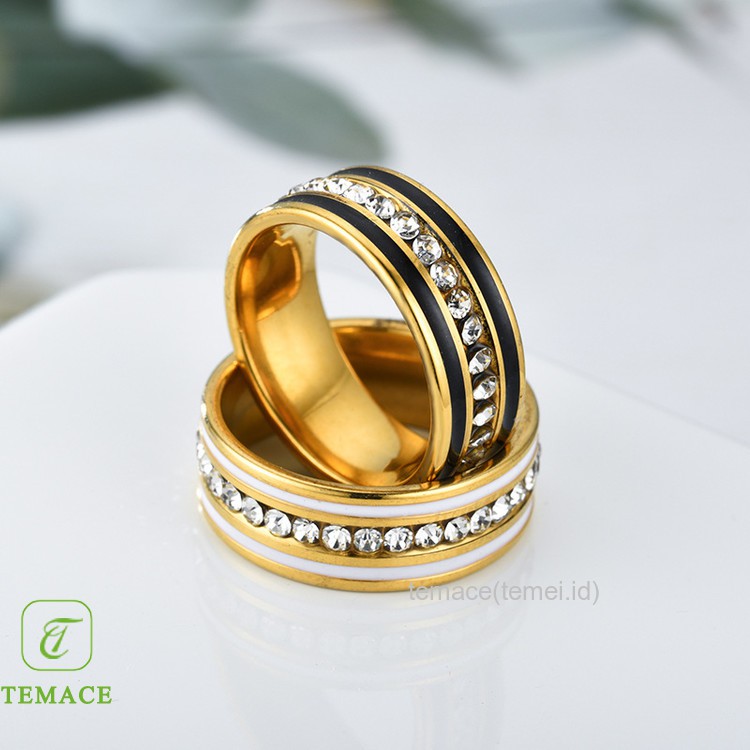 Cincin Titanium Wanita Pria Emas Warna Gold Anti Karat