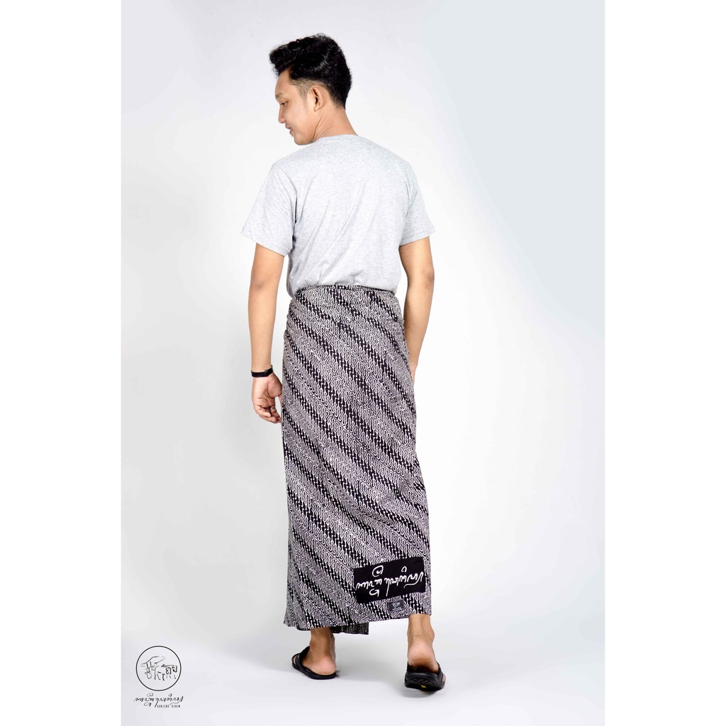 SARUNG KANJENG| SARUNG BATIK MOTIF PARANG LAWASAN  KELENGAN ORIGINAL