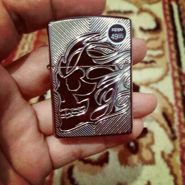 Zippo Armor Skull Black Ice