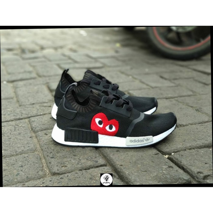 SEPATU SNEAKERS ADIDAS NMD R1 PRIMEKNIT X CDG PLAY GRADE ORI VIETNAM
