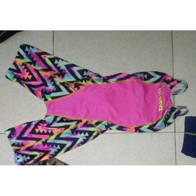Baju renang arena M