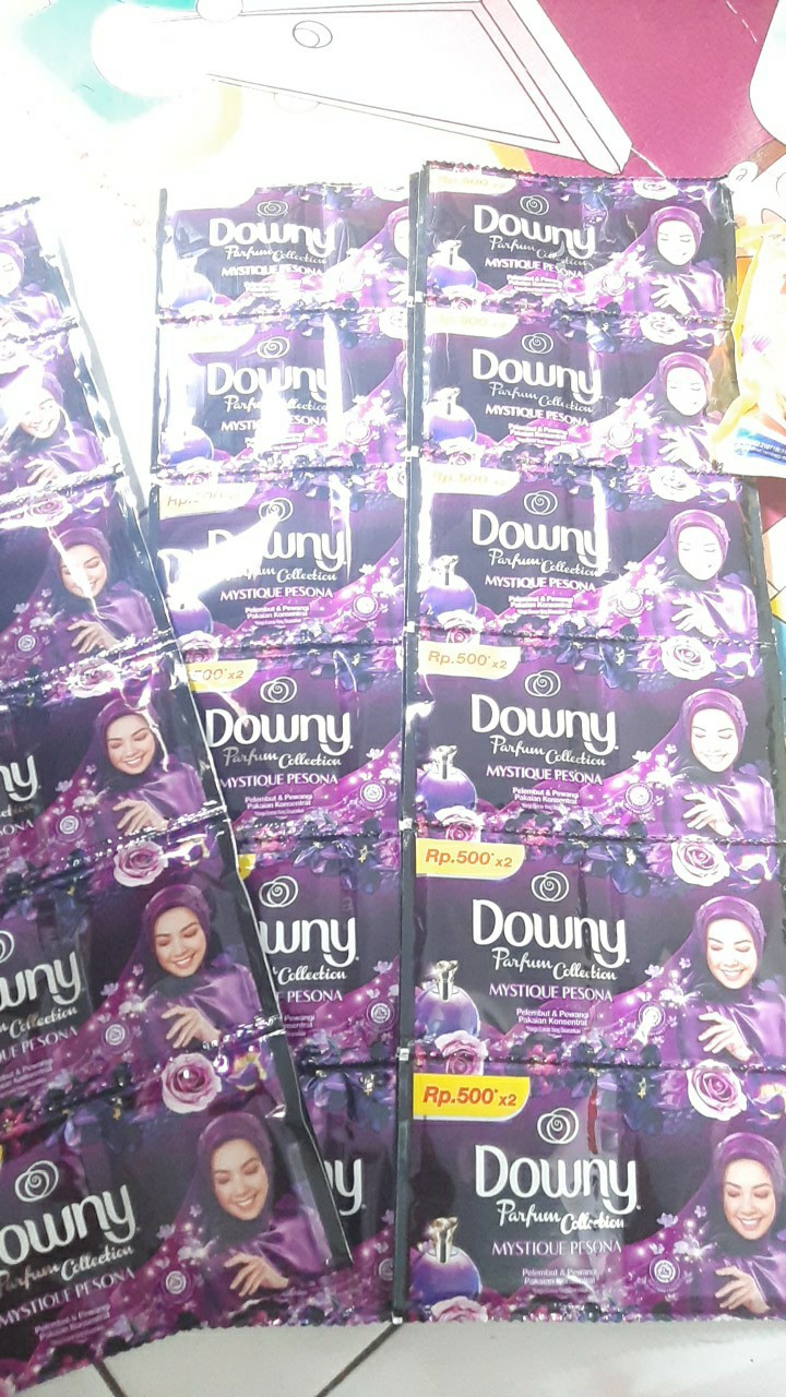 Downy Mystique Renceng @500 Sachet (1 Renceng Isi 24 Pcs)