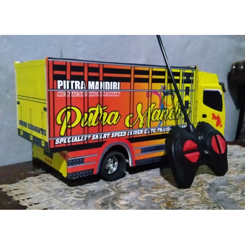 miniatur truk remot control+terpal/miniatur truk oleng