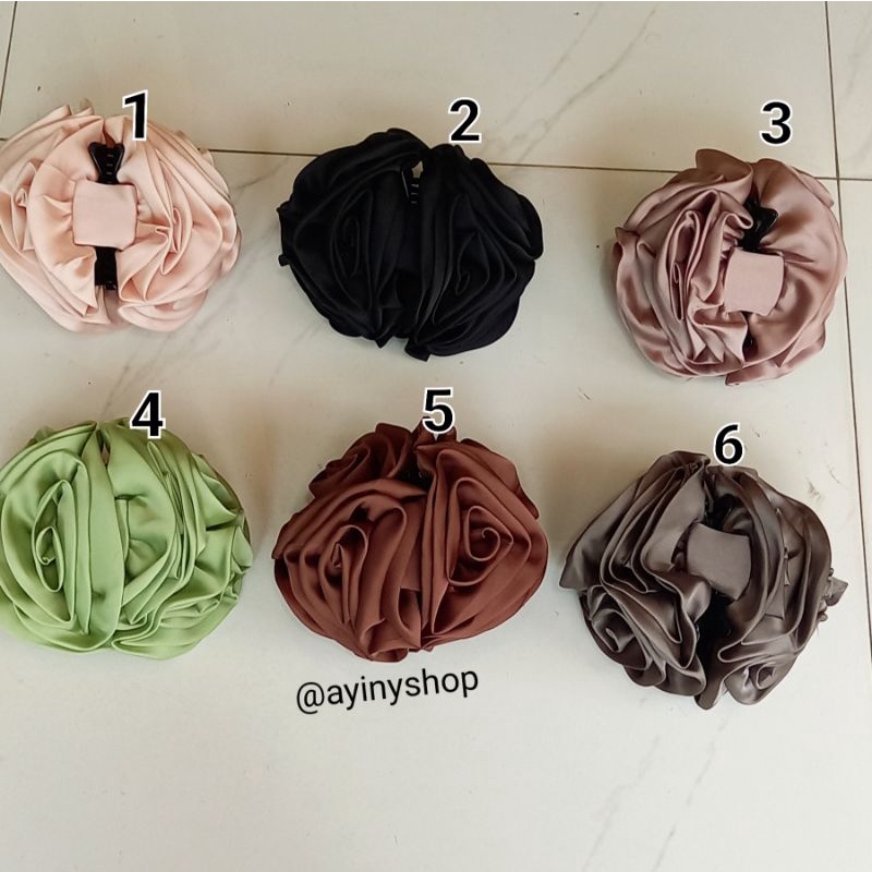 [BISA COD] Jepit Cepol Hijab 3Bunga Satin Uk L