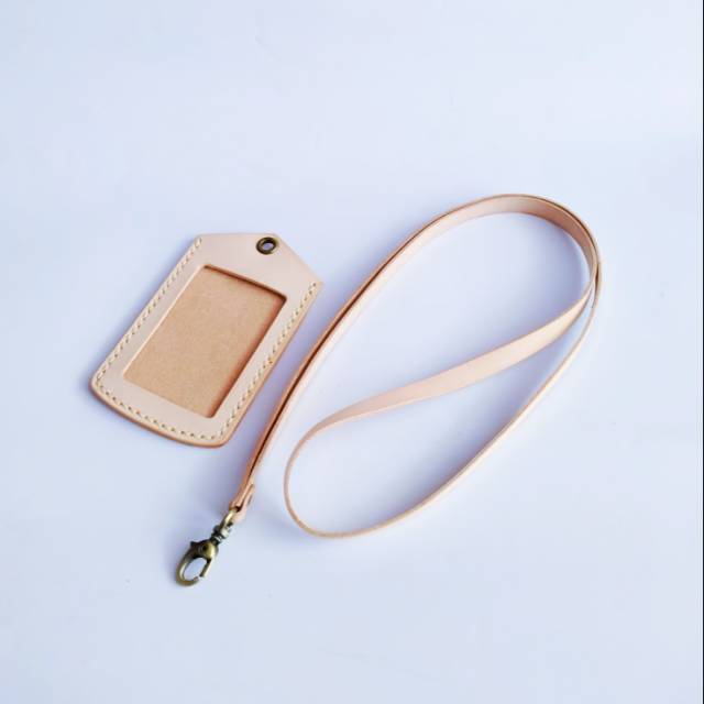 

Name Tag Holder Kulit l Natural