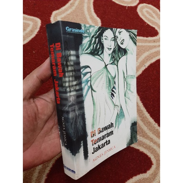 buku bekas Di Bawah Temaram Jakarta