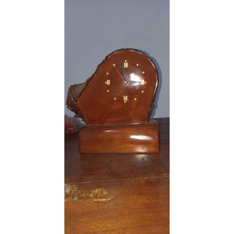 jam meja kayu analog
