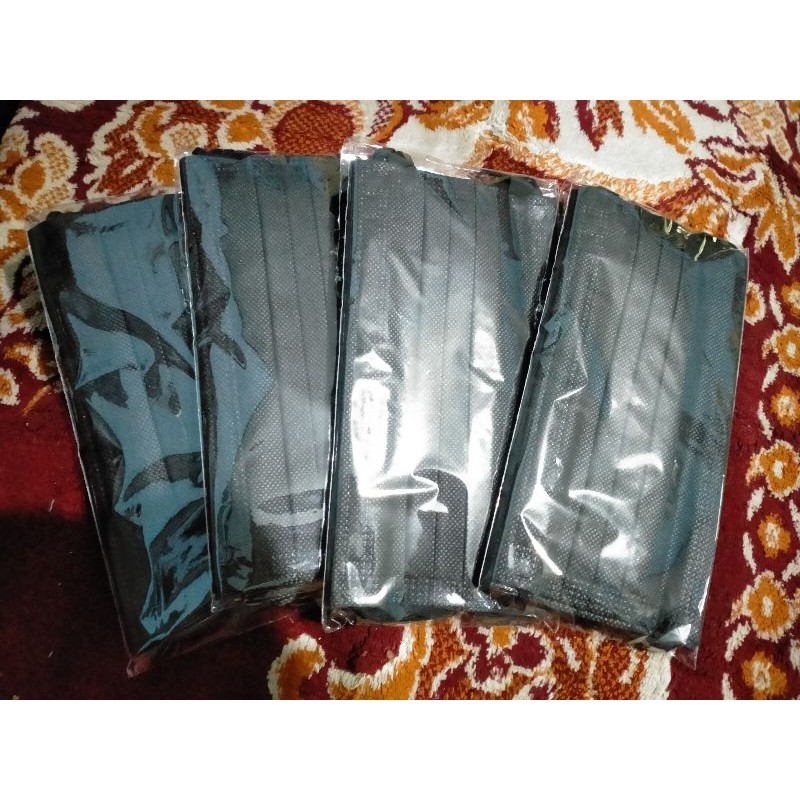 Masker hitam i care