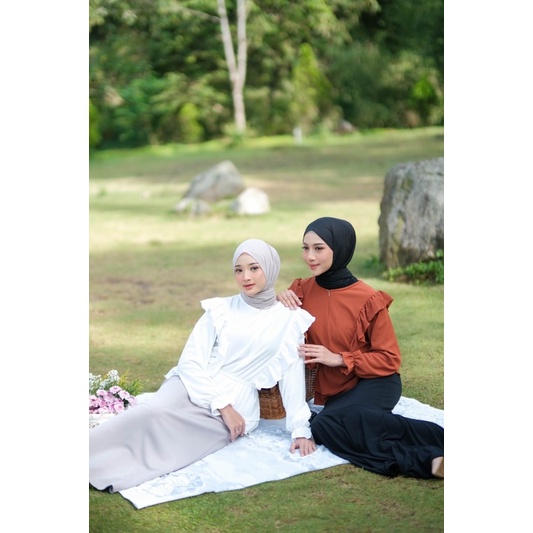 Serri Blouse | Ruffle Blouse | Korean blouse | Blouse Putih | Premium Blouse | Blus Putih