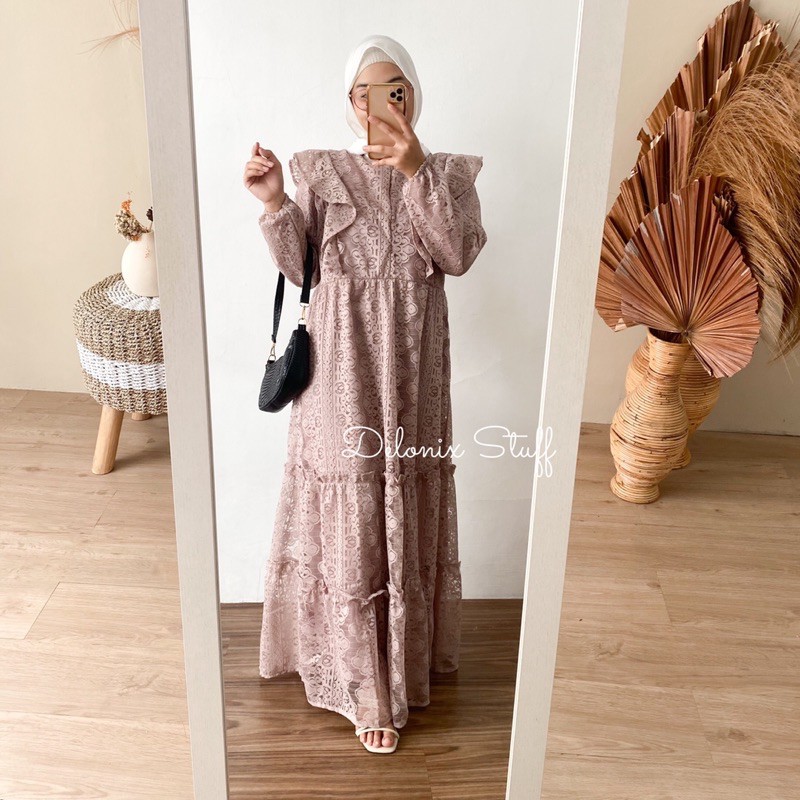 Letisya lace dress