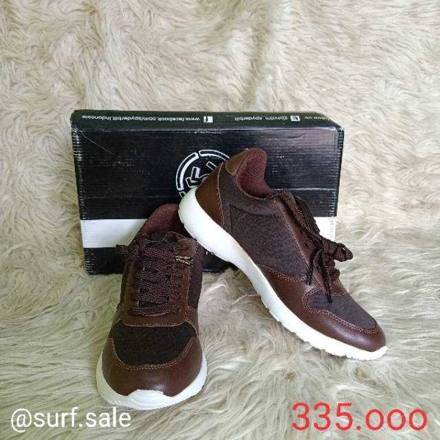 Sepatu pria Spyderbilt Original Planet Surf