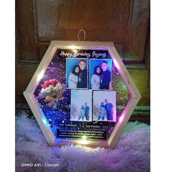 

ょ 1 HARI JADI HEXA FRAME FLOWER IN FRAME Kado Unik kado pernikahan ultah anniversary graduation kado VALENTINE kado wisuda BY REQUEST ✩