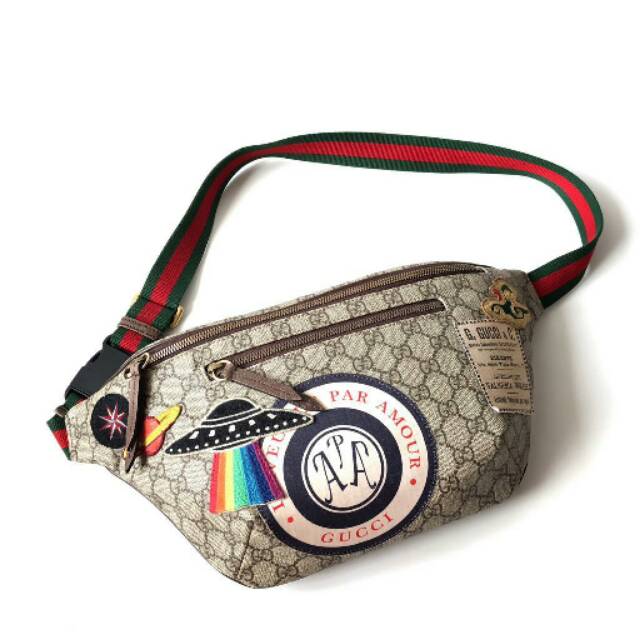 Gucci Courrier gg supreme belt bag 