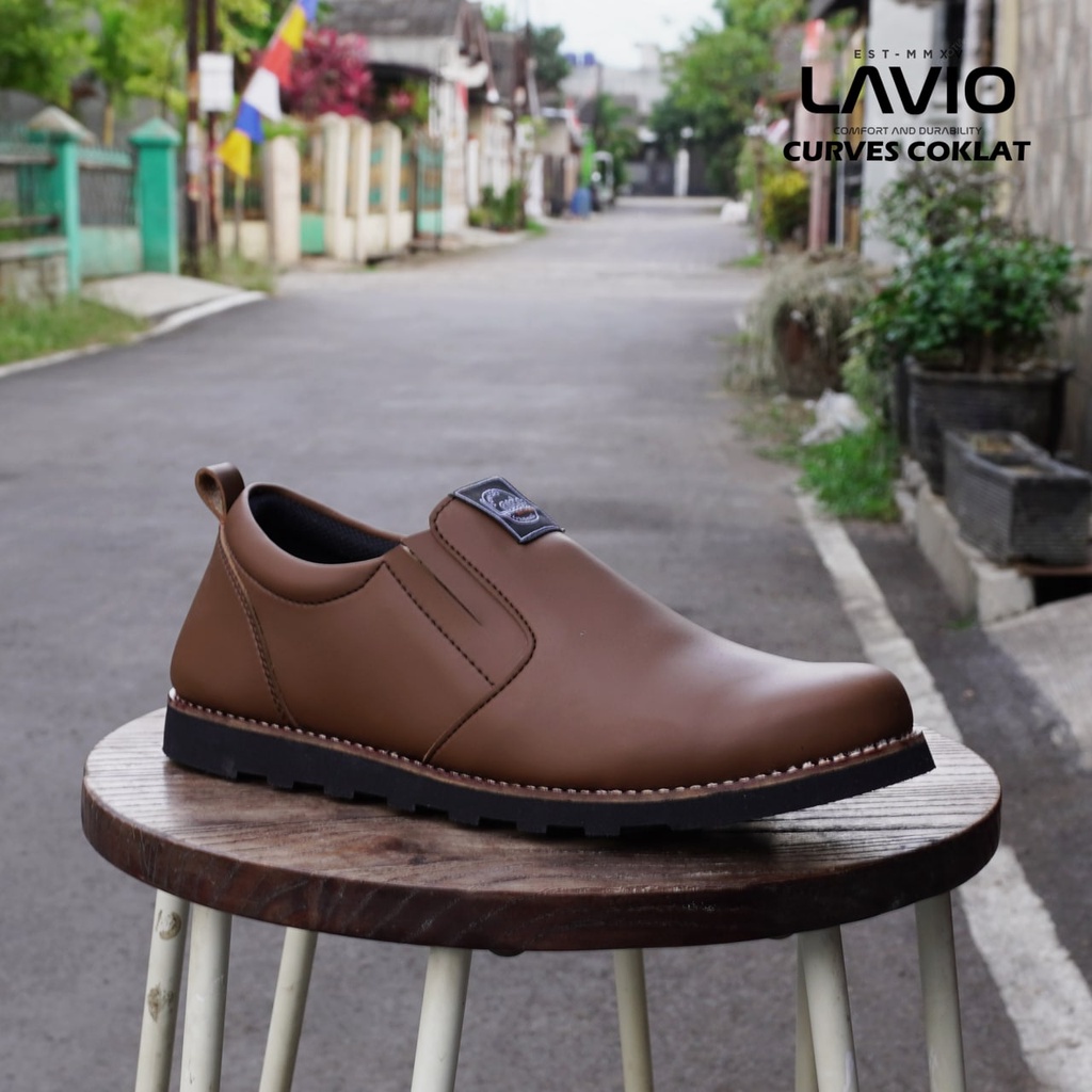 Sepatu Slip On Casual Ujung Besi Keren Kekinian Lavio Curves