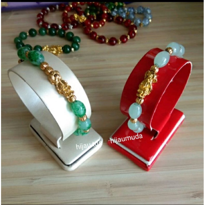 Gelang batu giok oval variasi pixiu mas