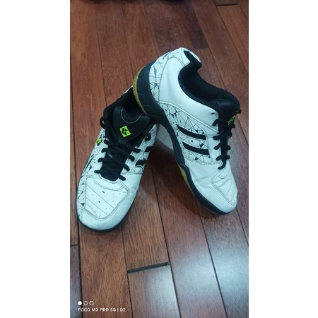 sepatu badminton kumpoo second seken bekas